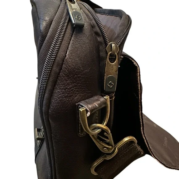 Samsonite Colombian Leather Flap-Over Messenger Laptop Bag - Picture 3 of 15